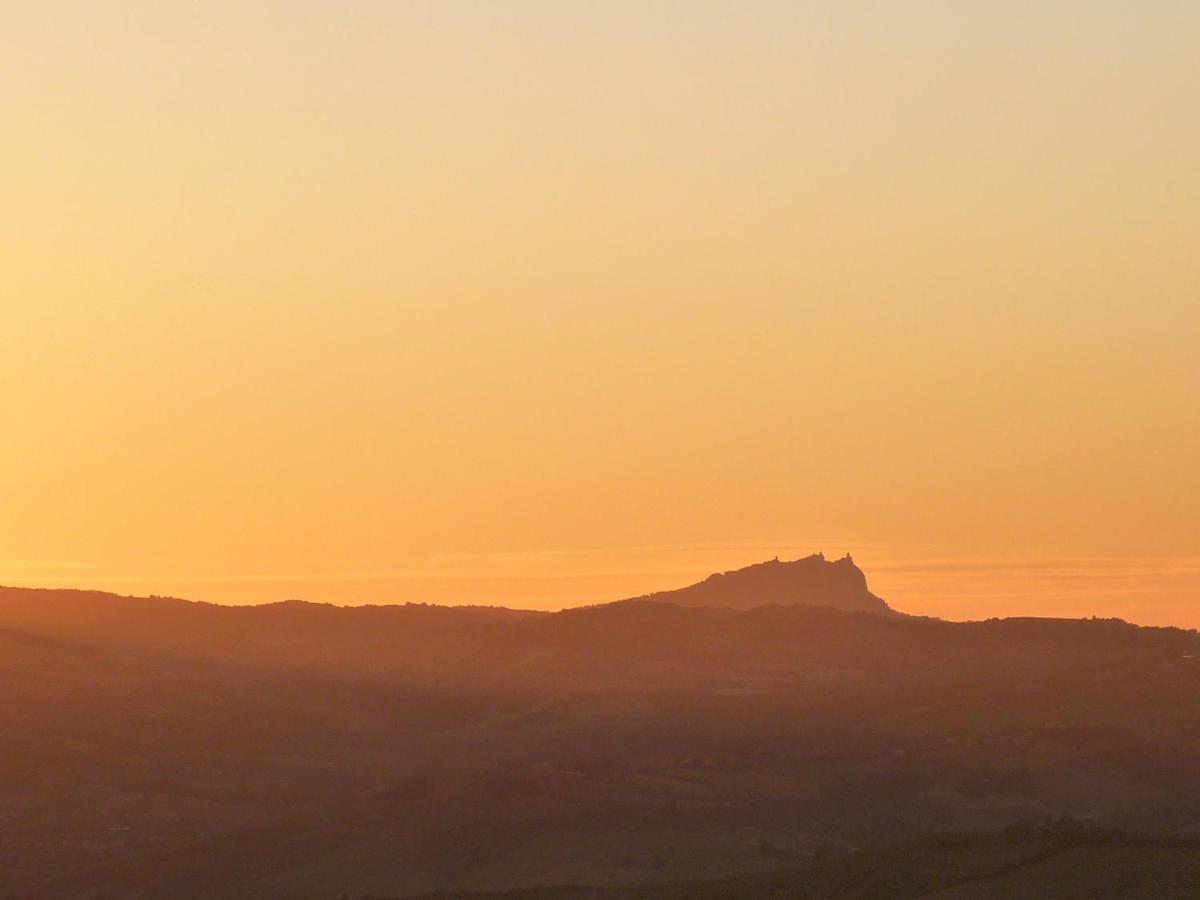 Agriturismo Girolomoni - Locanda Isola del Piano Kültér fotó