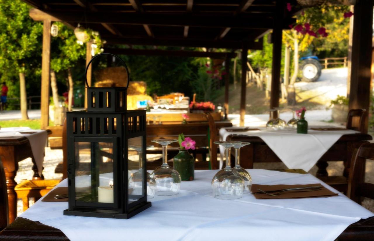 Agriturismo Girolomoni - Locanda Isola del Piano Kültér fotó