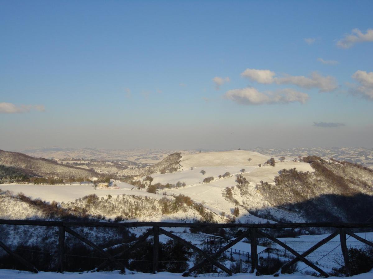 Agriturismo Girolomoni - Locanda Isola del Piano Kültér fotó