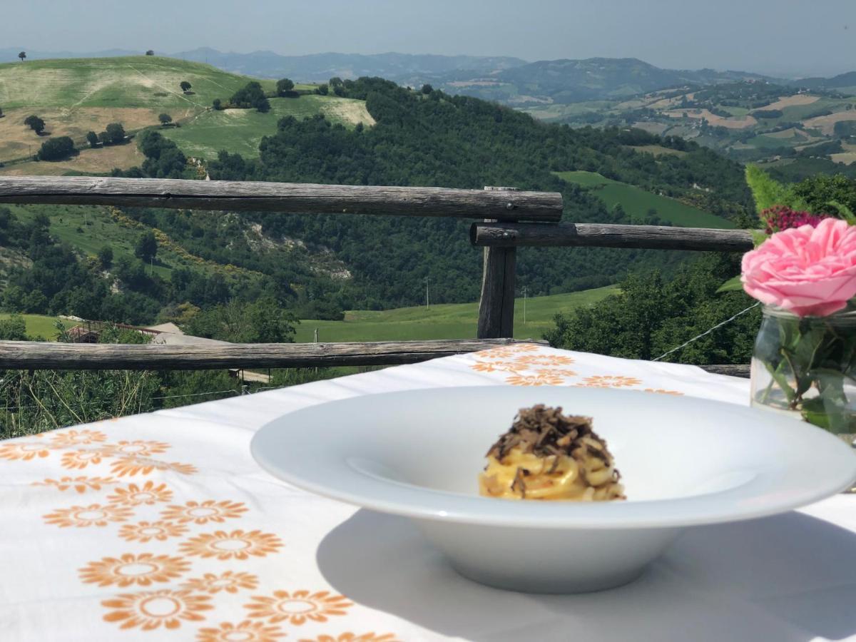 Agriturismo Girolomoni - Locanda Isola del Piano Kültér fotó